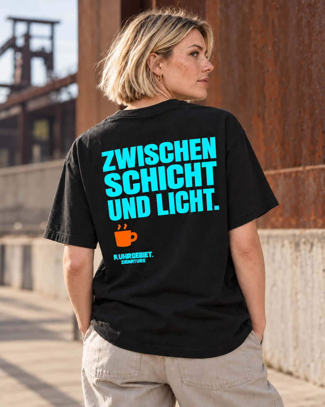 ZWISCHEN SCHICHT UND LICHT. – Neonmotiv an einem fiktiven Model bei Tageslicht. KI-Produktillustration.